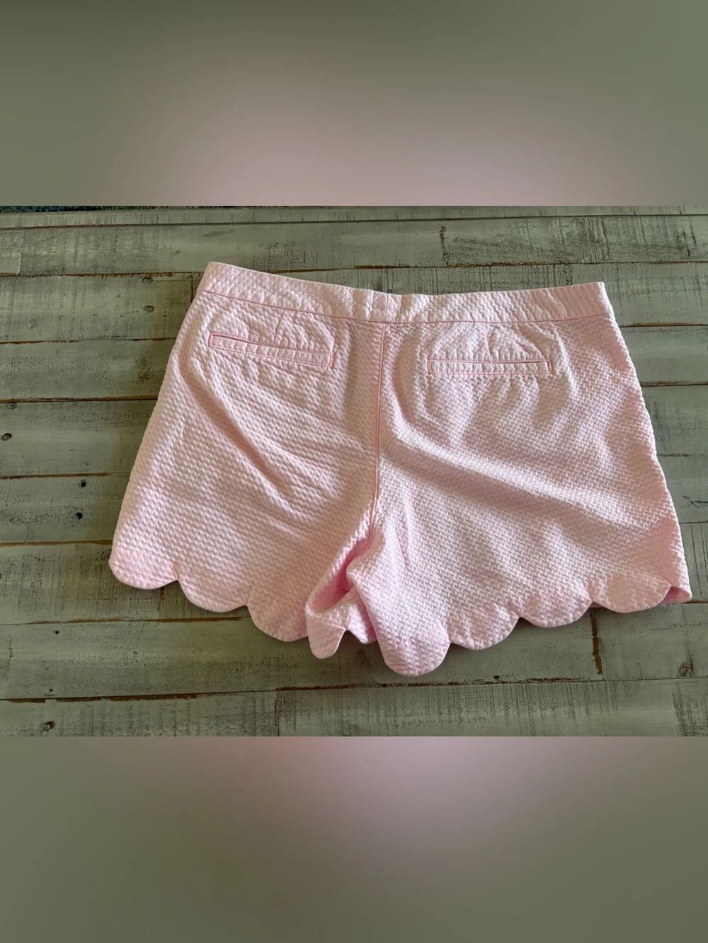 Lilly Pulitzer Buttercup Short Pink Seersucker Scallop Hem SZ 12 EUC